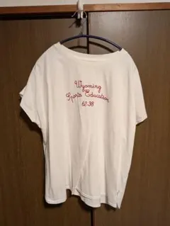 ロゴ刺繍 Tシャツ