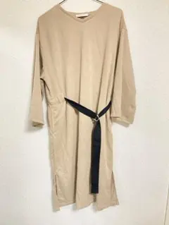 新品　chocolat raffine ベージュ Vネック ワンピース