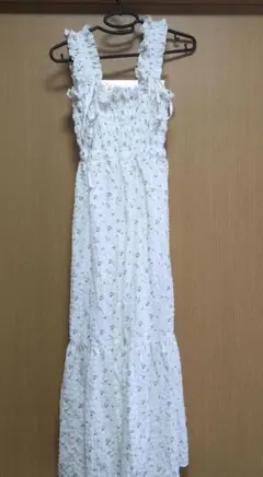 美品 ハニーズ 小花柄 シャーリング ロングワンピース フリル レディース