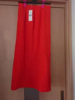 新品 GU カットソーナローミディスカート タイトスカート