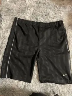Nike 黒 ストライプ ショートパンツ　L