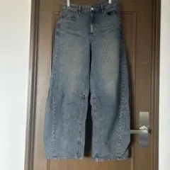 GU バレルレッグジーンズ