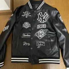 MLB ニューヨーク・ヤンキース スタジャン ジャケット ブラック