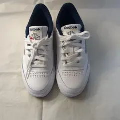 Reebok ホワイト/ネイビー スニーカー