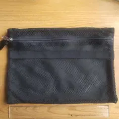 メッシュトラベルポーチ ブラック