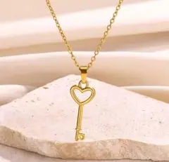 ネックレス 金属アレルギー 【人気】残１♡ハート鍵 KEYサージカルステンレス