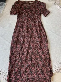 snidel 黒と赤の花柄 半袖ロングワンピース