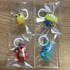 トイストーリー　めじるしアクセサリー　４個セット　ディズニー