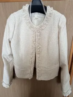 【美品】アイボリー ノーカラージャケット フリル付き 11AR
