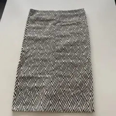 ZARA 트래픽 지오메트릭 패턴 타이트 스커트, 모노톤, L 사이즈