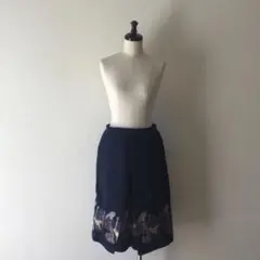 【美品】ネイビー刺繍スカートのサムネイル