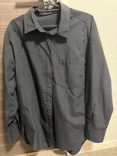 黒 長袖シャツ 胸ポケット付き　GU