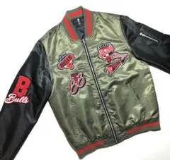 NBA　シカゴブルズ　ボンバージャケット　中綿　バックプリント　ロゴワッペン刺繍