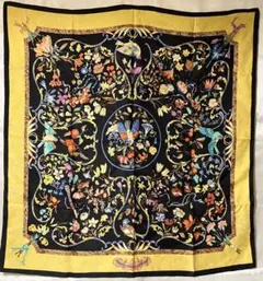 HERMES シルクスカーフ 花と蝶のデザイン