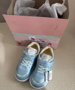 サンリオ　シナモロール　スニーカー　17 新品　水色　サックスブルー