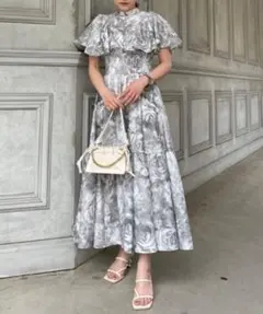 rienda フレアスリーブペイントフラワーワンピース