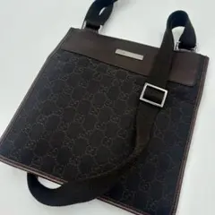 美品　GUCCI　グッチ　ショルダーバッグ　GGキャンバス　レザー　斜め掛け