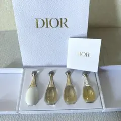 【新品未使用】Dior ディオール ミニ香水4本セット　➕リボンショッパー付きのサムネイル