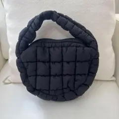 新品未使用 キルティングバッグ　黒 ハンドバッグ