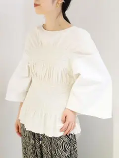 アイボリー Tシャツ