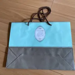 エレガントな青とグレーのショッパー