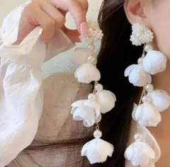 揺れる 大ぶり 高見え 高級感 上品 花 パール ロングピアス 結婚式 ２次会