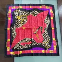 未使用極美品です！正規品CELINE ヴィンテージスカーフ レオパード ヒョウ柄