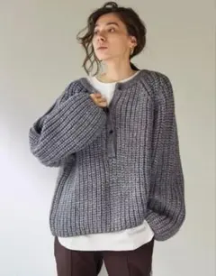 ほぼ未使用 ヘンリーネックニット　オーバーサイズセーター／ニット ホワイト