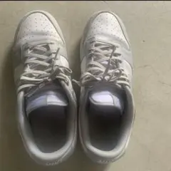 NIKE DUNK LOW グレー ホワイト スニーカーのサムネイル