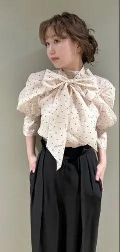 LILY BROWN ラグランオーガンザボウタイブラウス