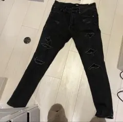 ダメージ加工 ブラック スキニージーンズ AZUL