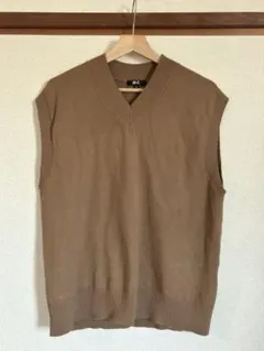 UNIQLO C Vネックニットベストのサムネイル