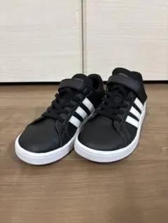 adidas キッズ スニーカー