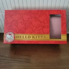 HELLO KITTY エンボス加工 長財布