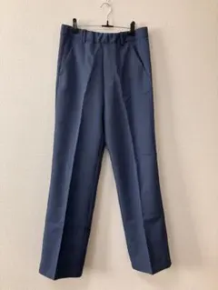 新品　くすみブルー　センタープレス　ストレートパンツL