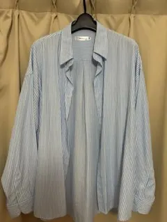 長袖ブルーシャツ