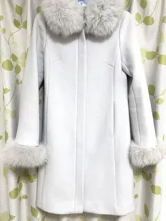 【クイーンズコート】ファー付きノーカラーコートのサムネイル