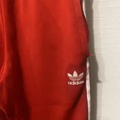 adidas レッド ジョガーパンツ