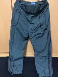 adidas トラックパンツ ナイロンパンツ グリーン