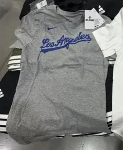 新品未使用　グレー　ドジャース　大谷　tシャツ　XL コストコのサムネイル