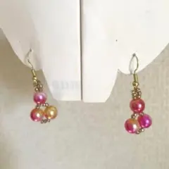 ☺︎ハンドメイド❇︎✳︎˚✧₊⁎ピンクとゴールドのパール調ビーズピアス
