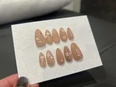 【上品フラワーネイルチップ】ヌーディーカラー × 小花 × パール 10枚セット