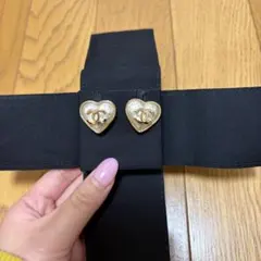 Chanel ハートピアス