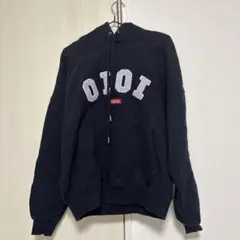 OIOI パーカー ネイビーのサムネイル