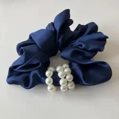 パール付き ネイビー シュシュ