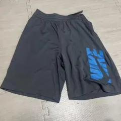 NIKE グレー キッズハーフパンツ155センチ