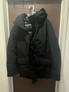 ユニクロ　黒ダウン　フード付き