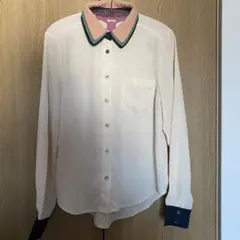 新品未使用　長袖クリーム色シャツ ベージュ緑襟 黒袖
