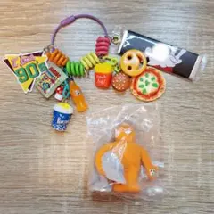TOMODACHI ピザ ストラップ じゃらじゃらキーホルダー - メルカリ