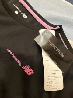 new balance FUNCTION L 黒・ピンク トップス